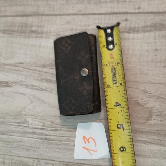 Louis Vuitton Key Case Monogram Beige Monogram Canvas - Picture 7 of 8